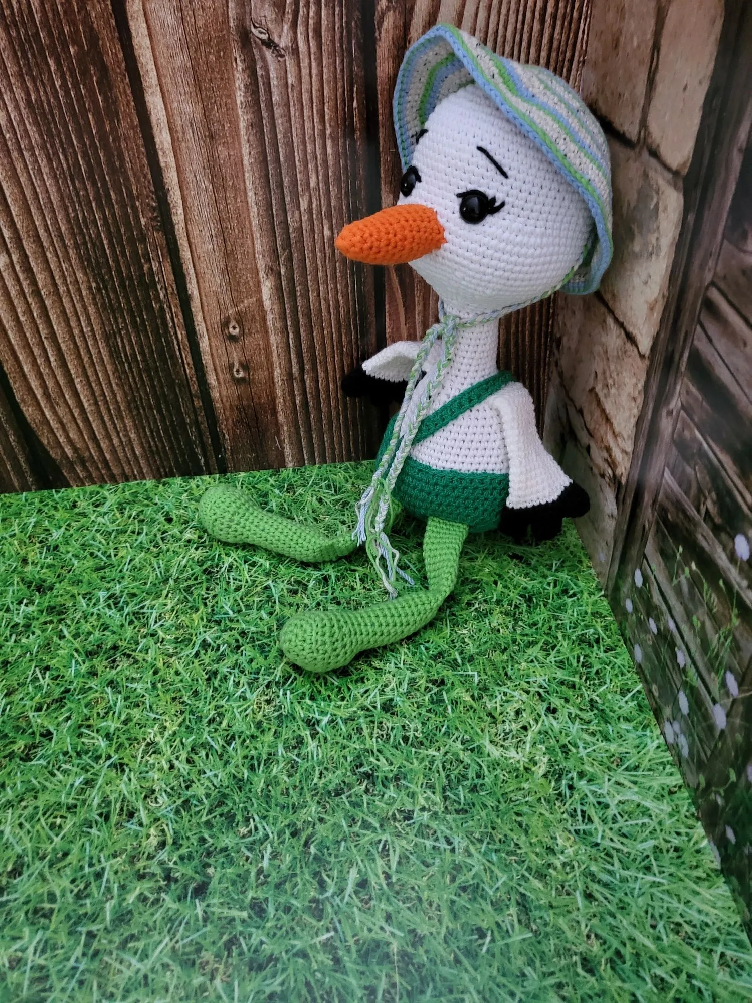 Amigurumi Oturan Leylek – Şirin ve El Yapımı Oyun Arkadaşı