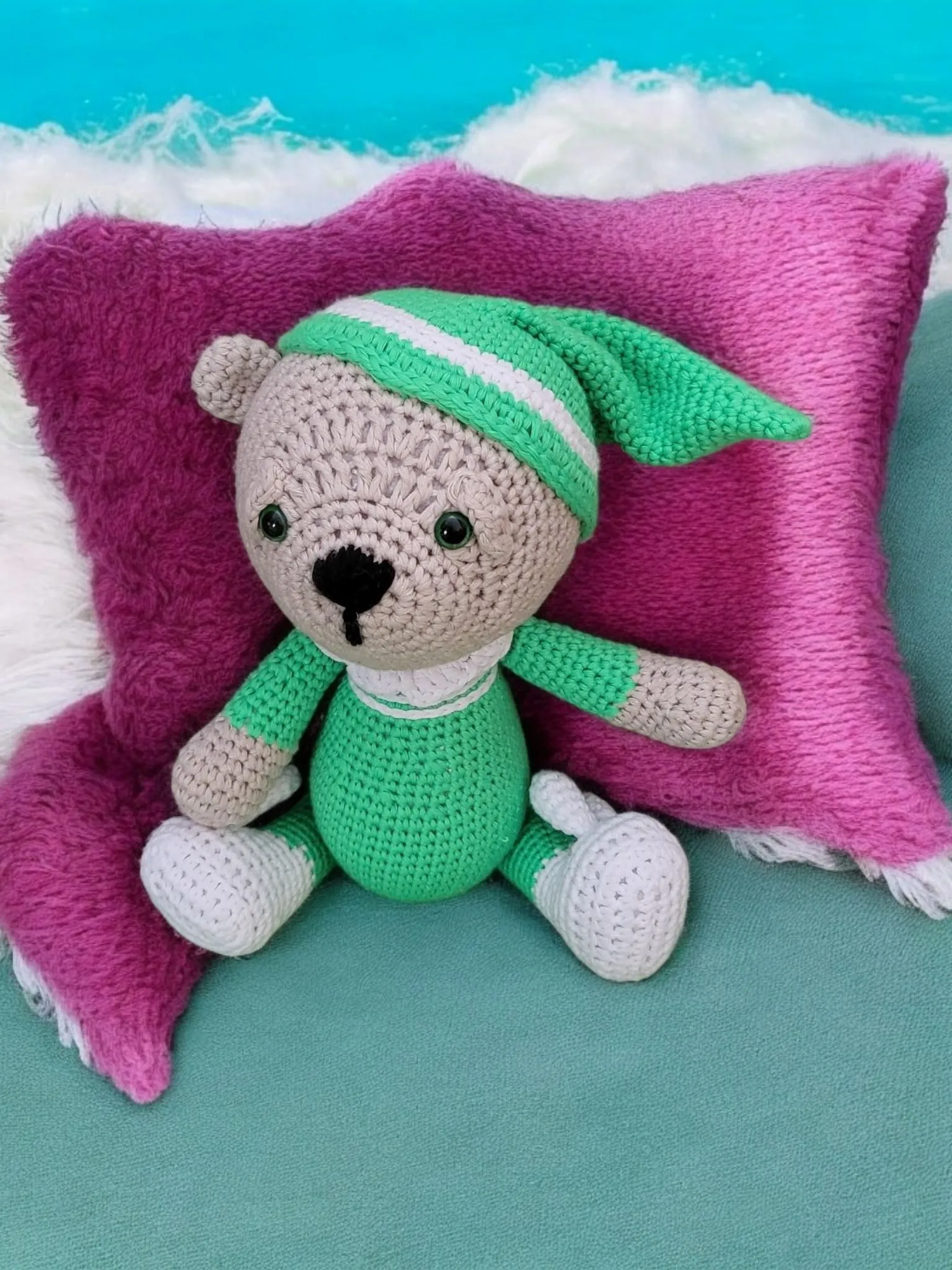 Yeşil Pijamalı Sevimli Amigurumi Ayıcık