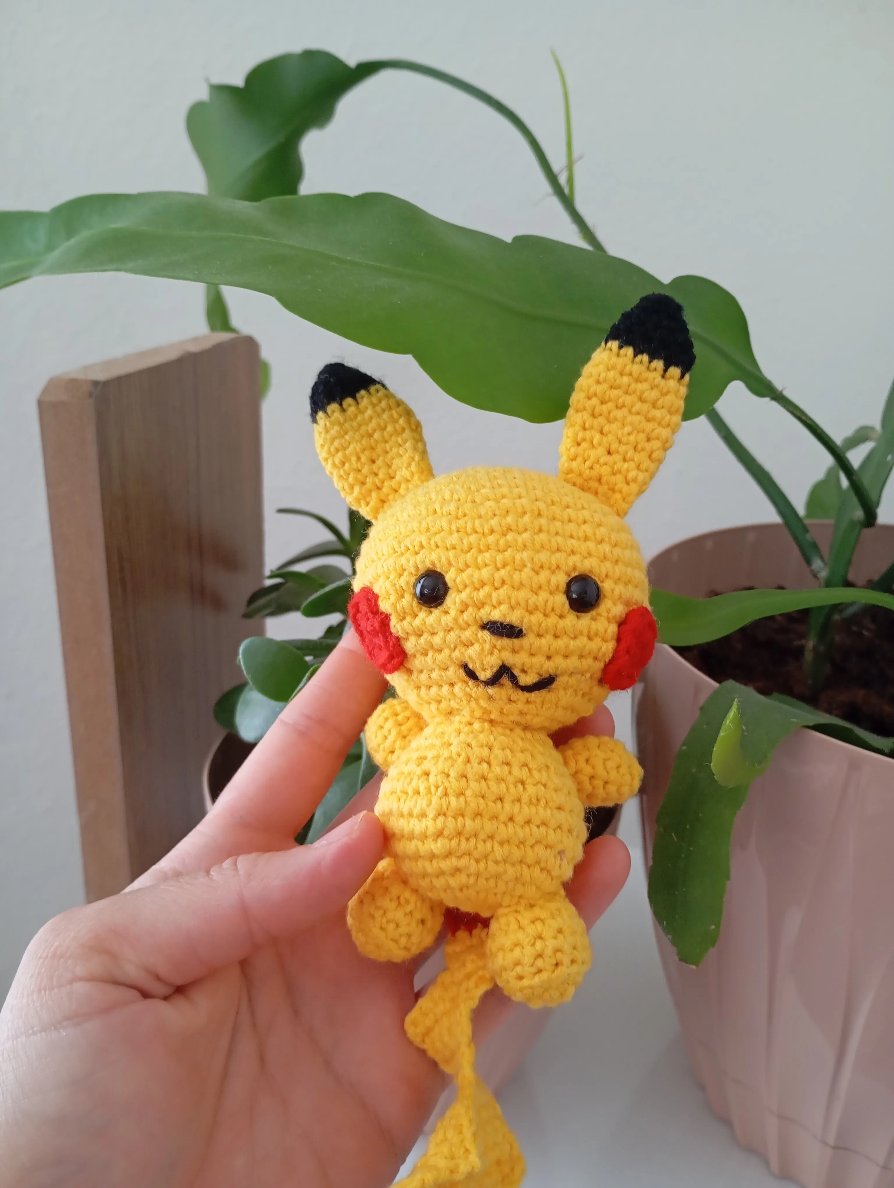 El Örgüsü Minik Pikachu Anahtarlık