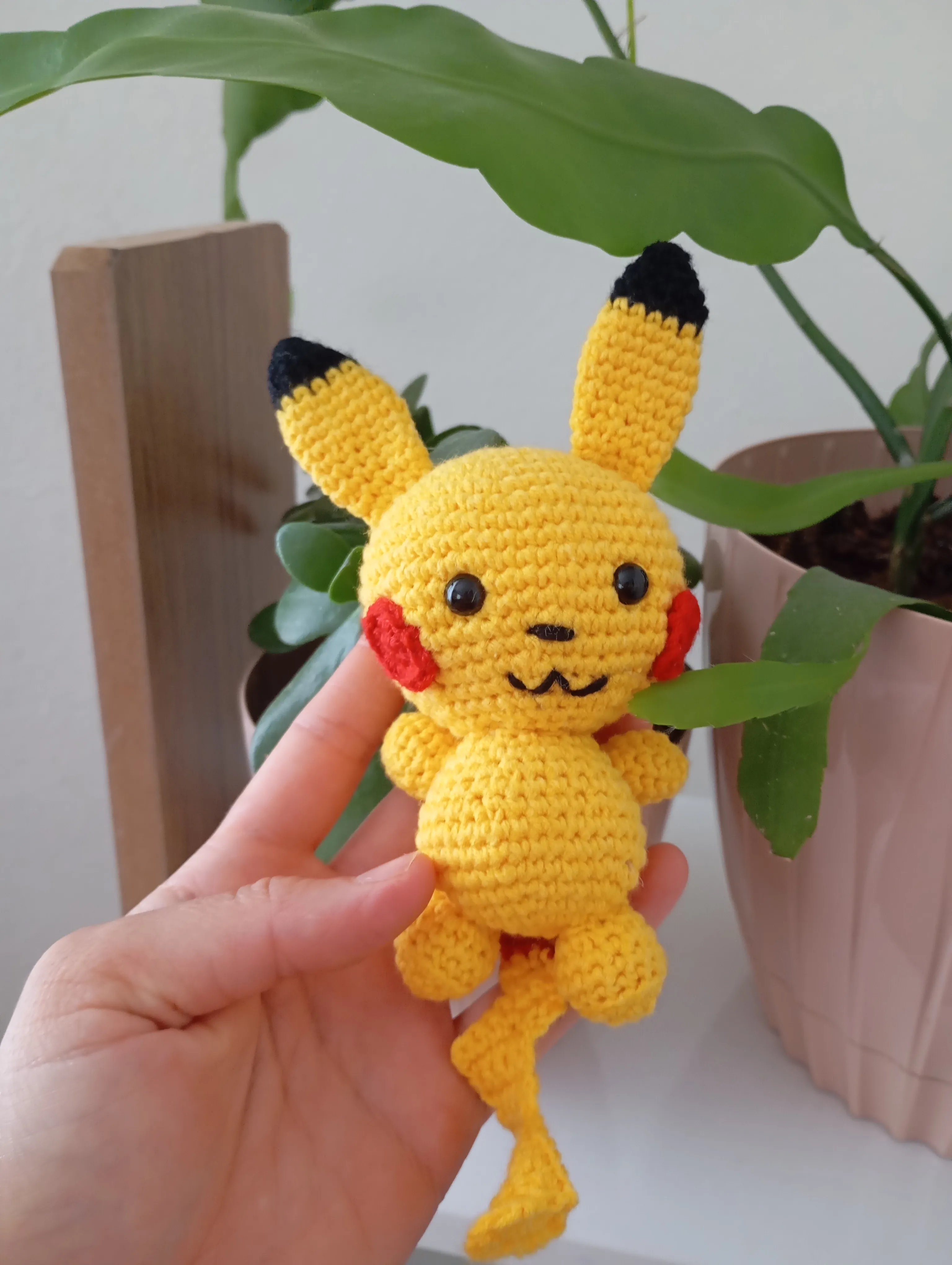 El Örgüsü Minik Pikachu Anahtarlık