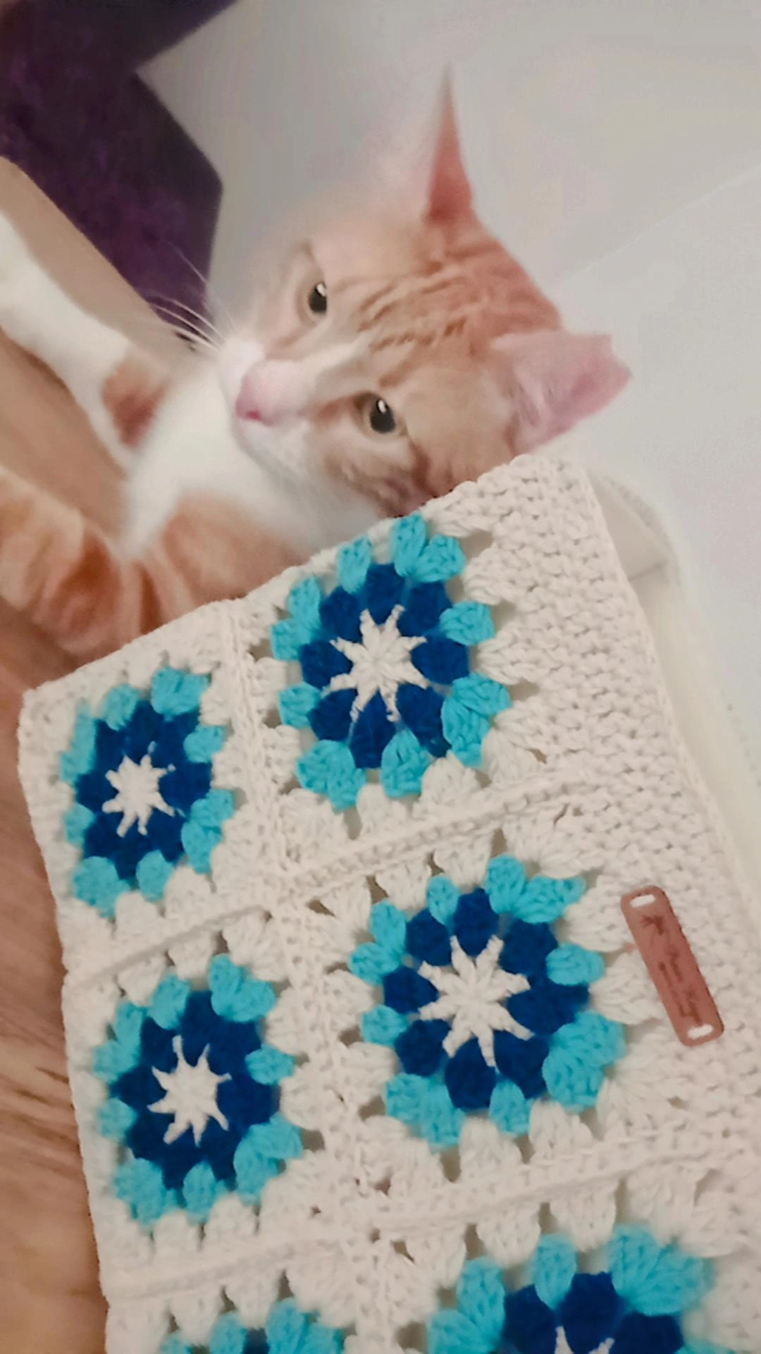 Ahşap Saplı El Örgüsü Motifli Çanta