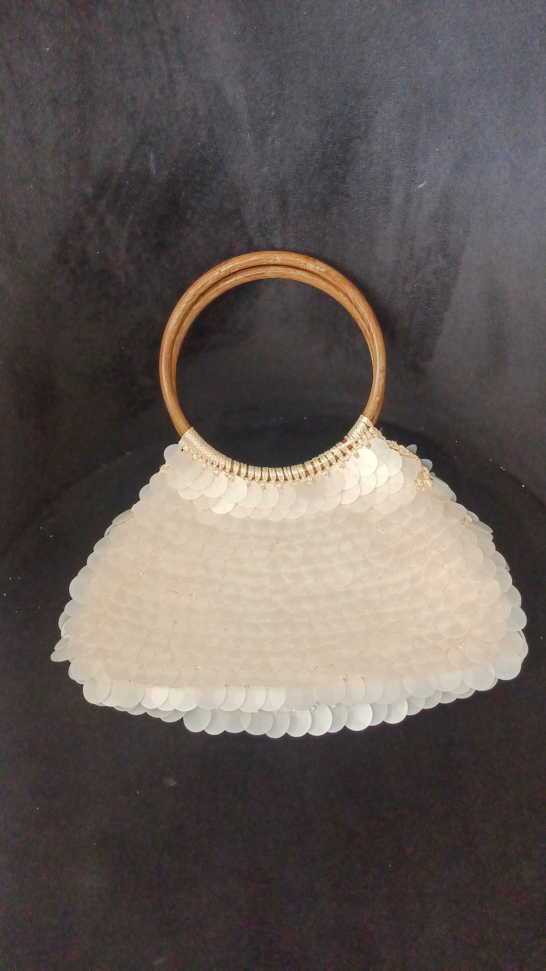 Pullu Çanta – Işıltılı ve Şık Tasarım