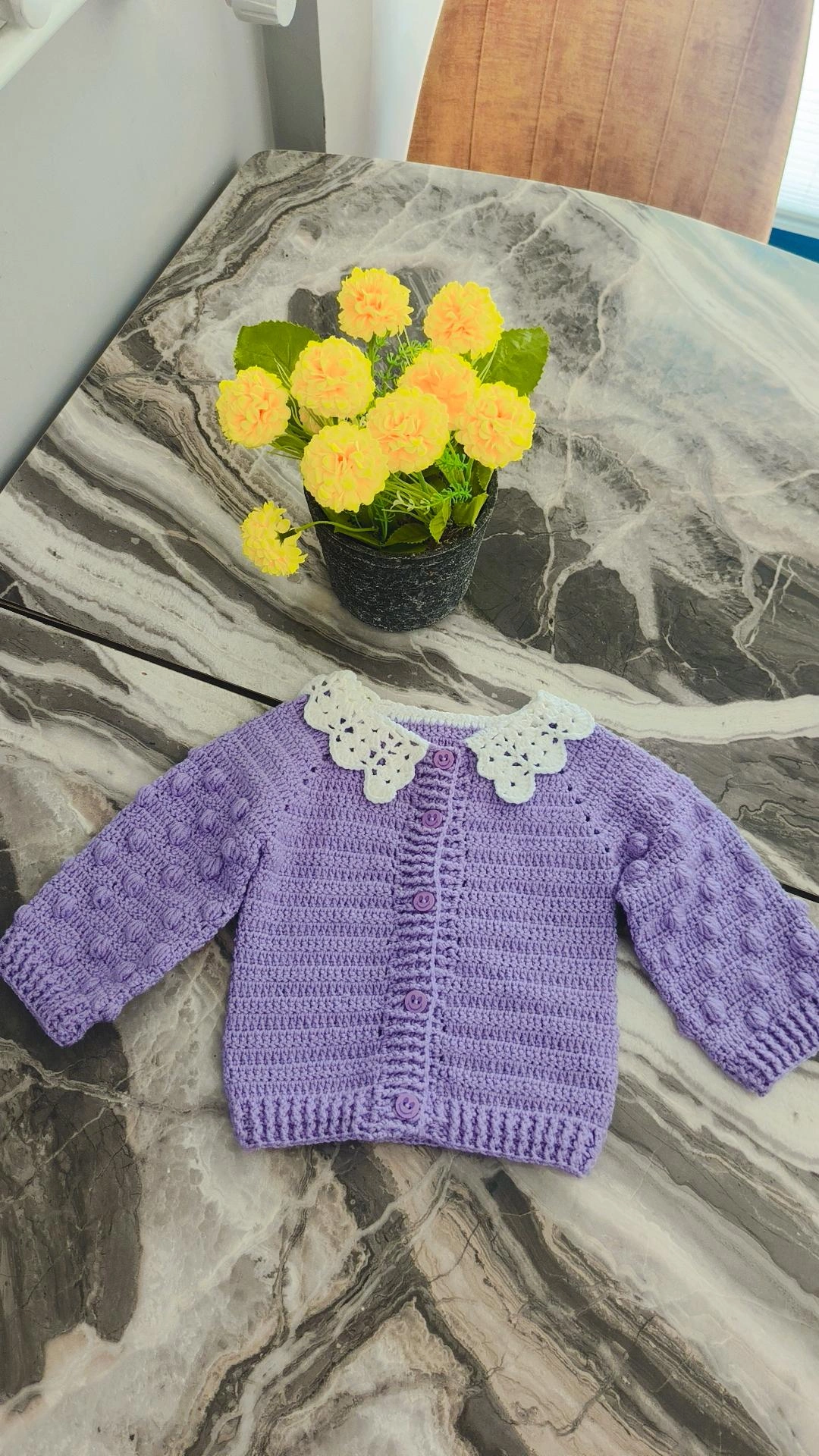 Lila Renkli Örgü Kız Bebek Hırkası - Beyaz Yakalı, El Örgüsü