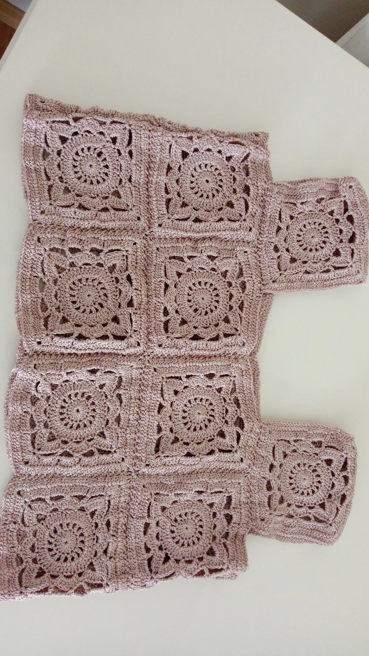 Cream Colored Square Motif Knit Blouse - Seasonal Stylish Design