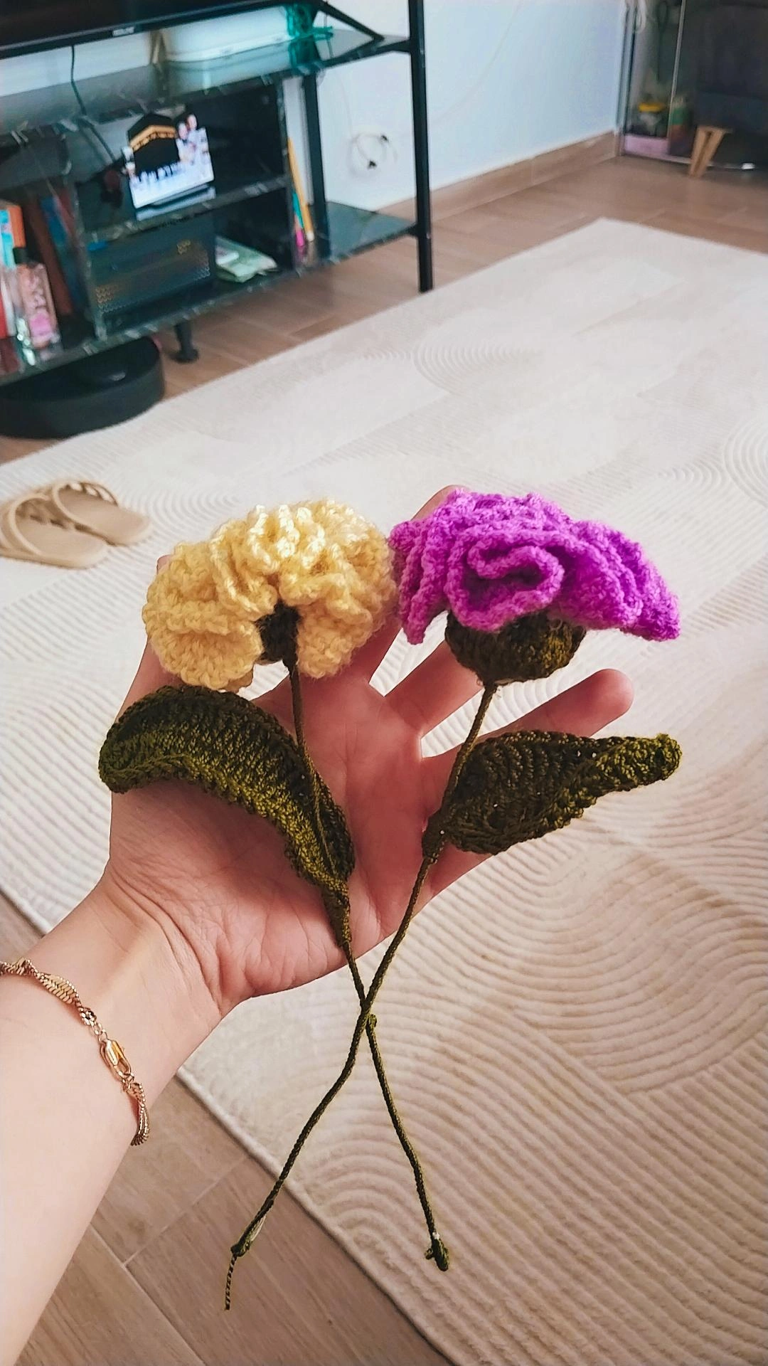 Sarı ve Mor Renkli Tığ İşi Karanfil Çiçek Buketi - Solmayan