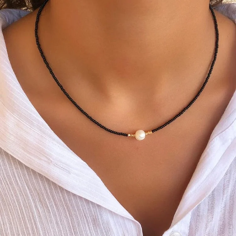Red Sand Bead Pearl Detailed Necklace - Minimalist Design