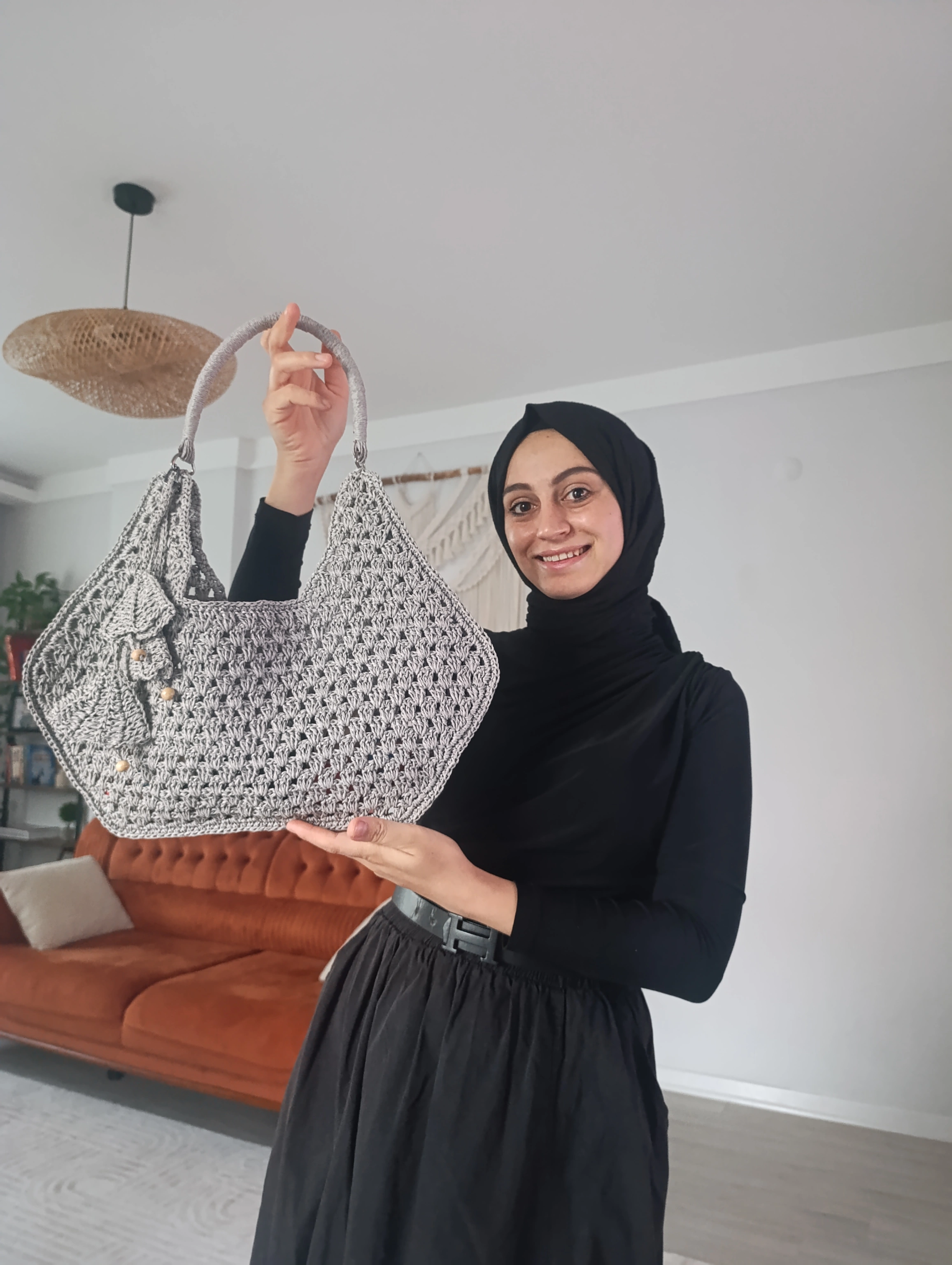 Gri Kağıt İp Örgü Omuz Çantası - Mango Model, Çıtçıtlı ve Ahşap Detaylı