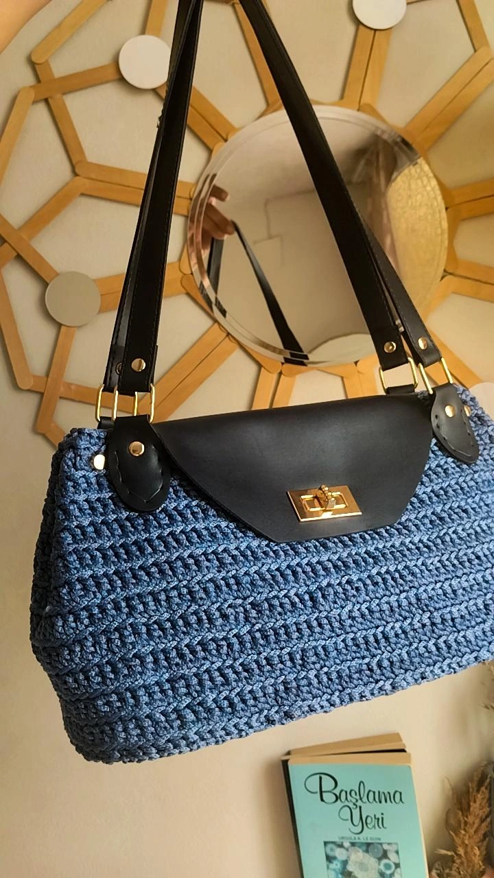 Lacivert Makrome Örgü Omuz Çantası - Deri Kapaklı ve Askılı El Emeği