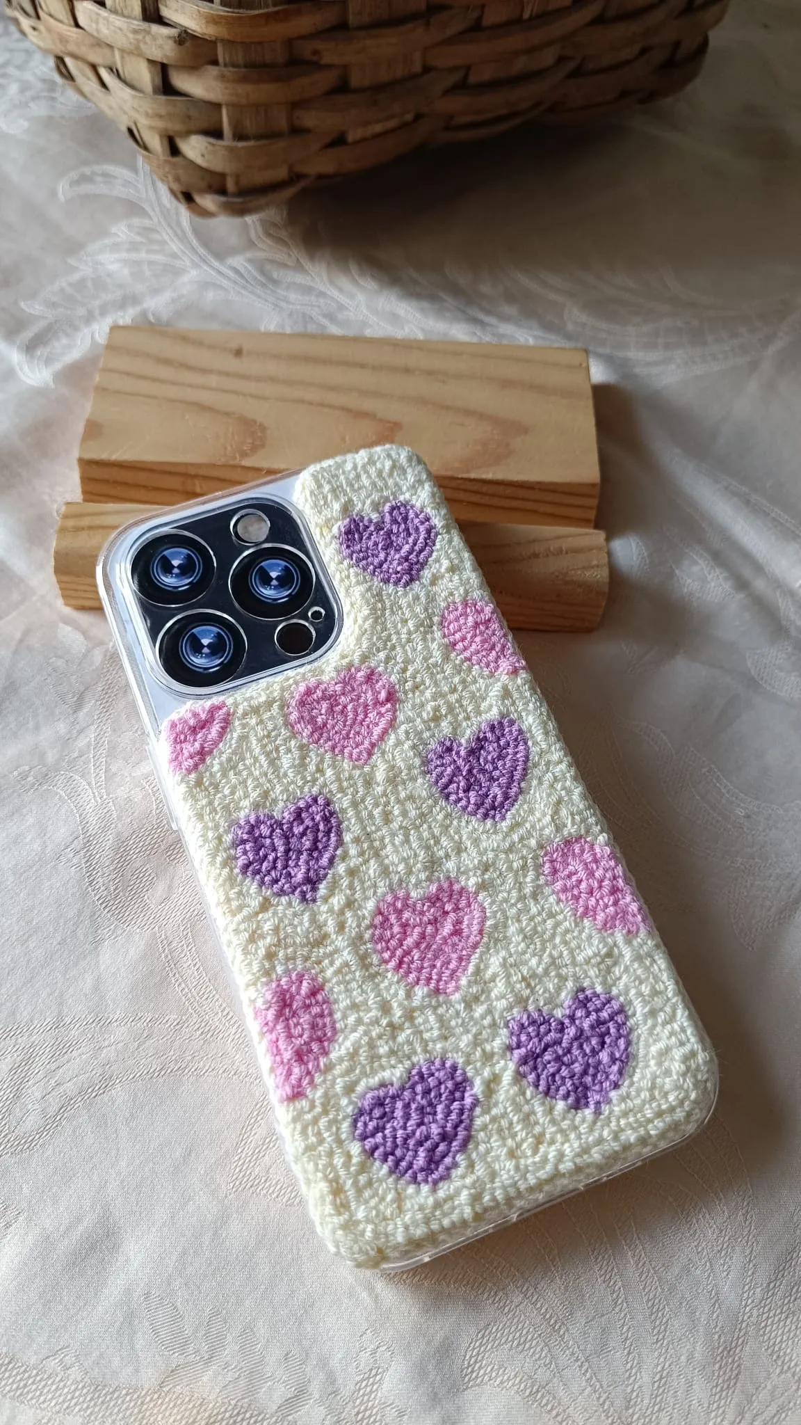 iPhone 15 Plus Uyumlu  Punch Nakış Mor ve Pembe Kalp Desenli Telefon Kılıfı