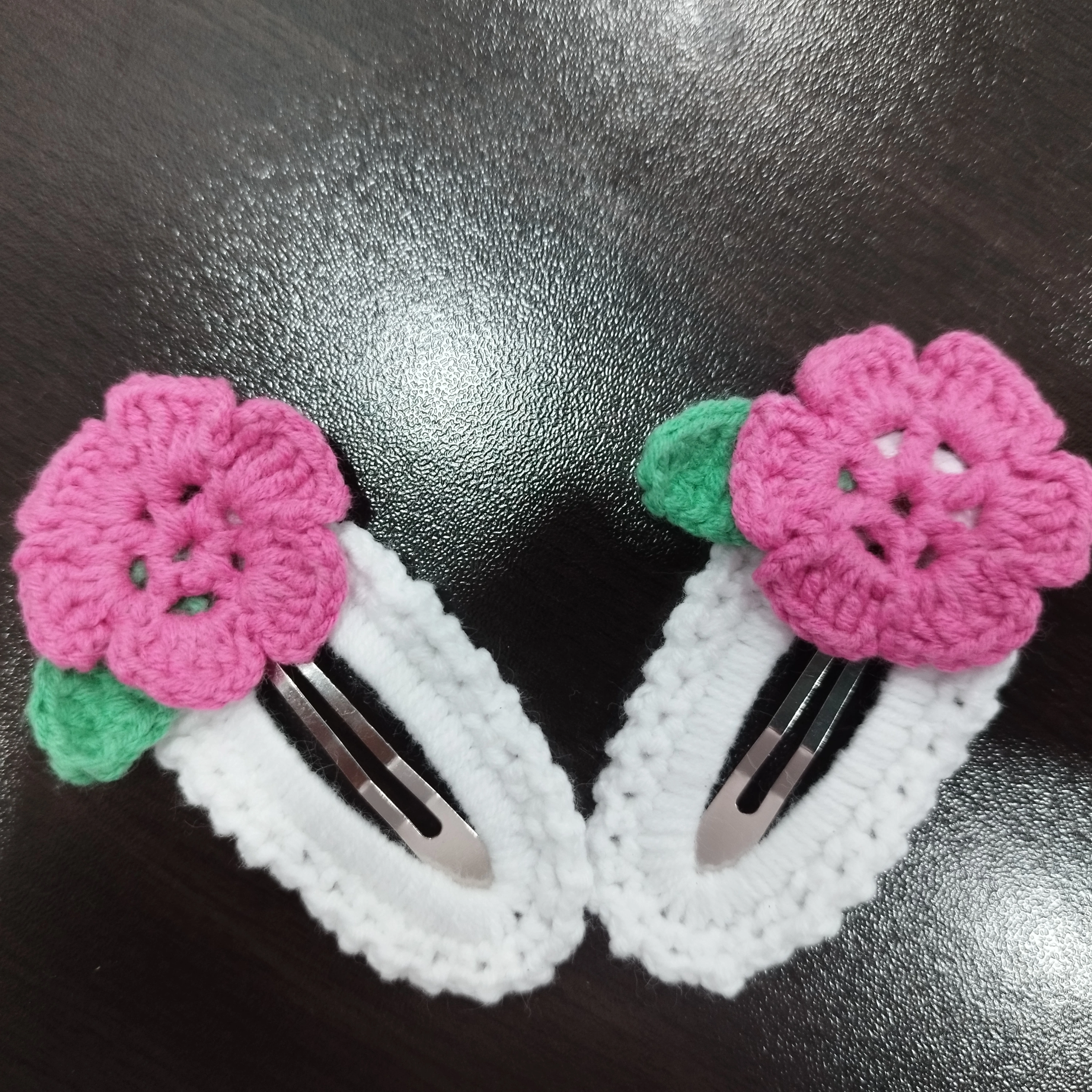 Amigurumi Pembe Gül/Çiçek Figürlü Klipsli Saç Tokası | El Örgüsü Toka