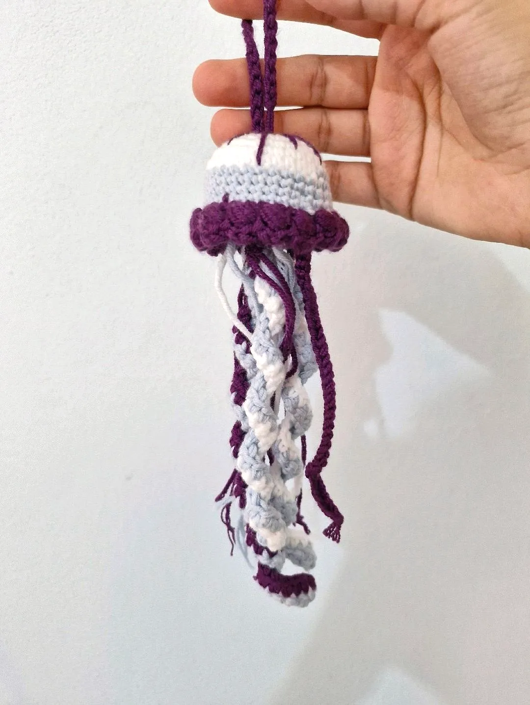 Örme Deniz Anası Anahtarlık - Mor, Beyaz ve Gri Renkli - El Emeği