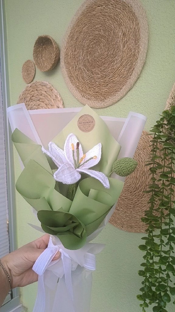 Beyaz Zambak Lilyum Tığ İşi Buketi - Kalıcı ve El Emeği