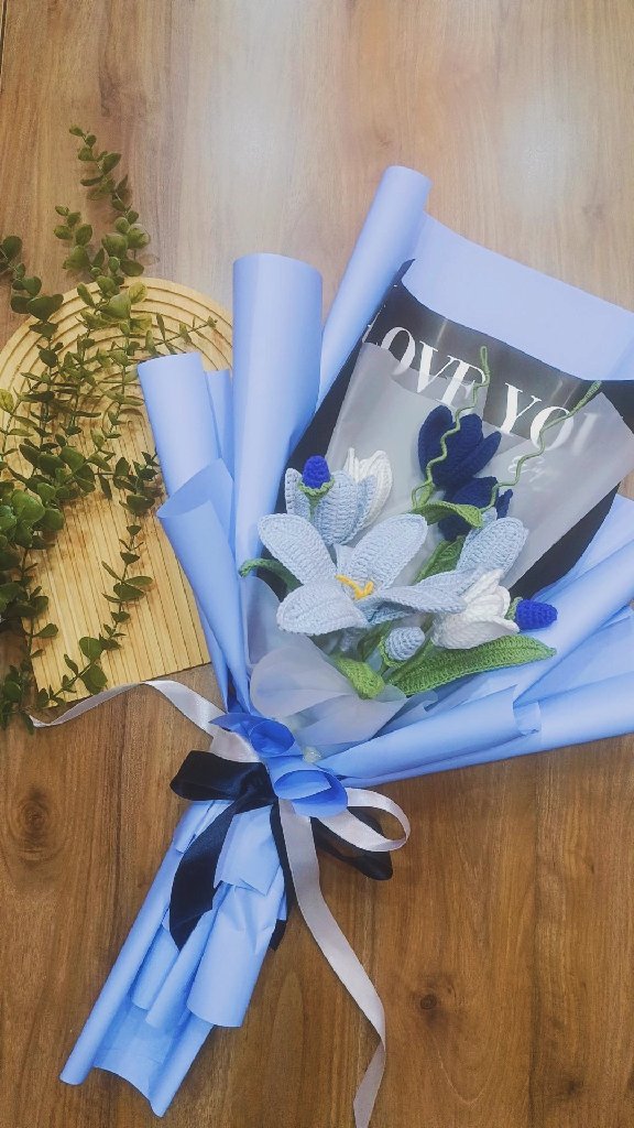 Mavi ve Beyaz Tığ İşi Buket - "I Love You" Yazılı Özel Tasarım