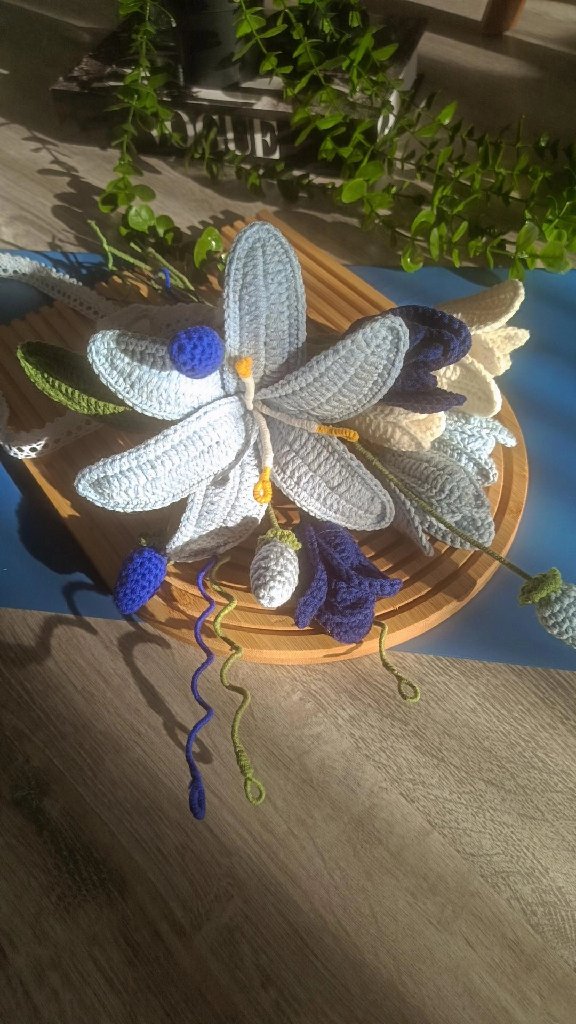 Mavi ve Beyaz Tığ İşi Buket - "I Love You" Yazılı Özel Tasarım