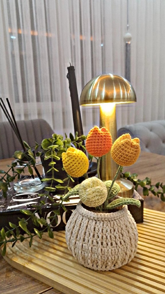 Örgü Lale Çiçek Aranjmanı - Amigurumi Saksıda Masa Çiçeği
