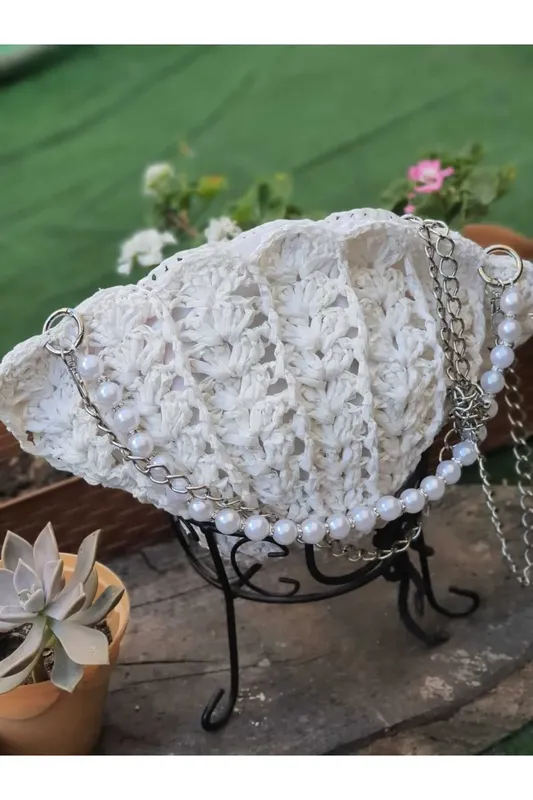 White Knitted Mussel Women's Bag with Silver Chain Strap, Stylish and Handmade Design