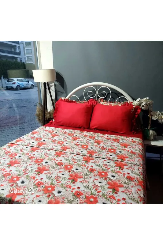 DOUBLE DIGITAL PRINTED RED FLORAL PATTERNED DUVET COVER
