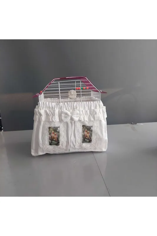 Canlı ve Kalıcı Renkleriyle Dikkat Çeken Kuş Baskılı  Kafes Tülü