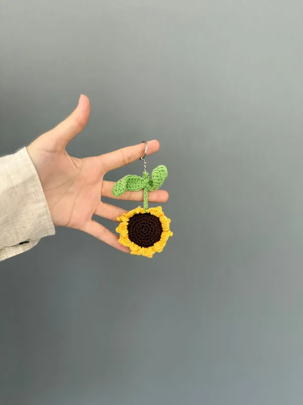 Ayçiçeği Amigurumi Anahtarlık Canlı ve Neşeli El Emeği Aksesuar
