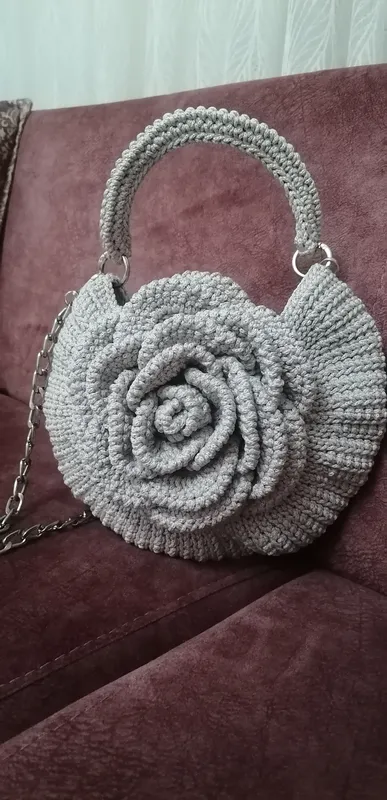 Gümüş Renkli Gül Detaylı Askılı Abiye Çanta