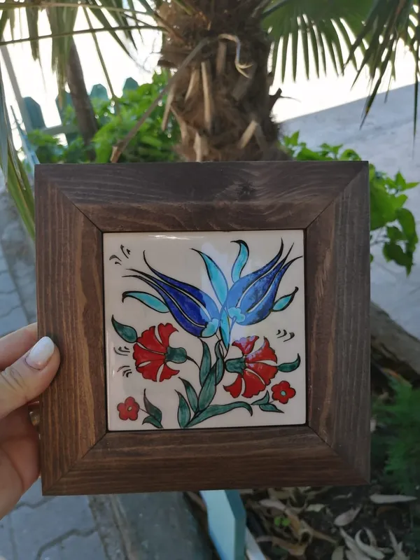 El Yapımı Lale ve Karanfil Motifli Çini Tablo  10x10 cm Dekoratif Osmanlı Sanatı Pano