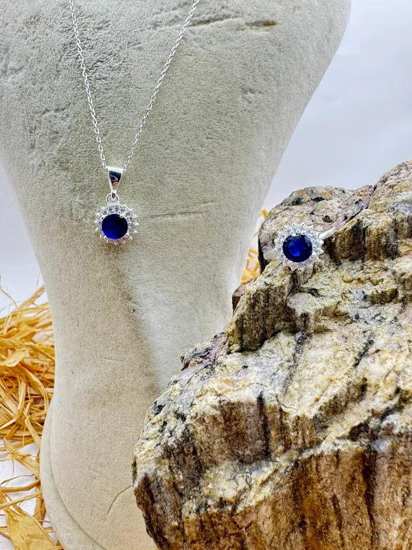 Sparkling Silver Jewelry Set with Navy Blue Stones