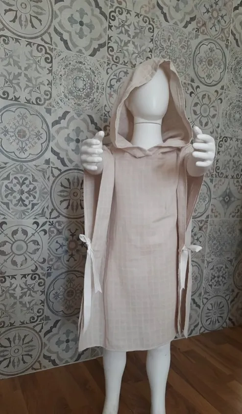 Çift Kat Müslin Kumaşlı Tavşan Nakışlı Panço (Çantasıyla Birlikte)