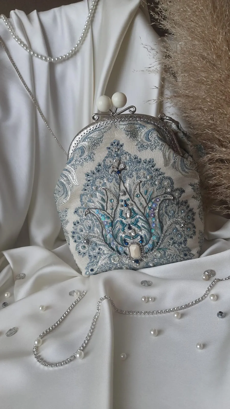 Crystal Embroidered Handmade Elegant Vintage Bag