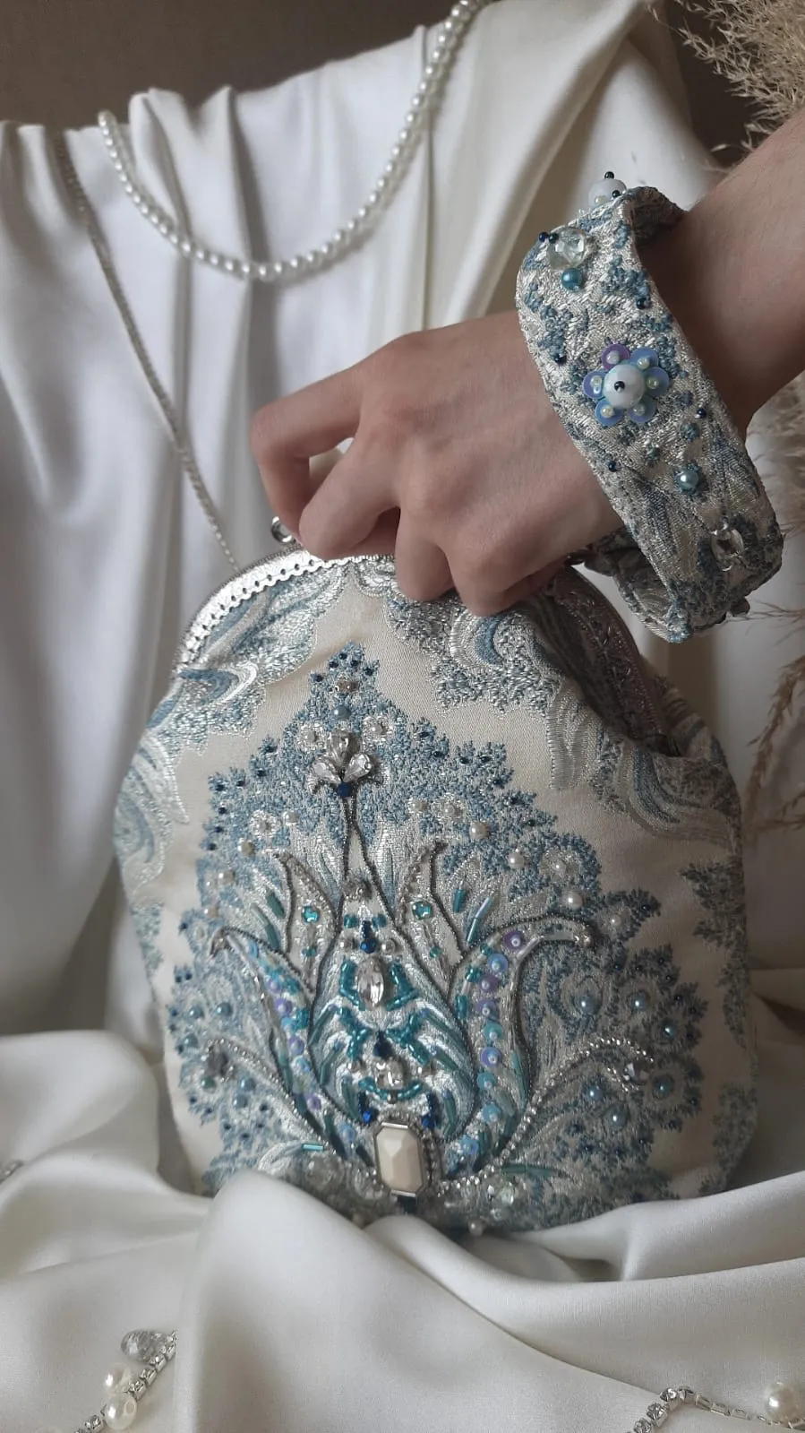 Crystal Embroidered Handmade Elegant Vintage Bag