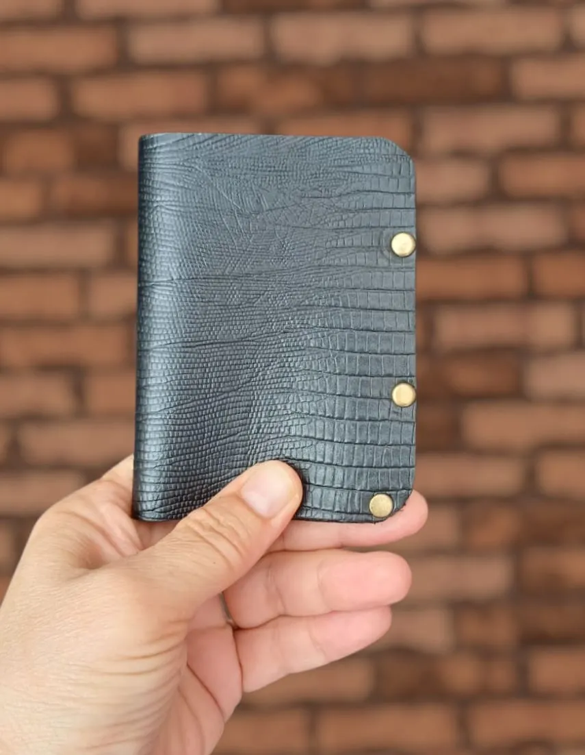 Handmade Leather Card Holder – Black Crocodile Texture & Anthracite Cover Design