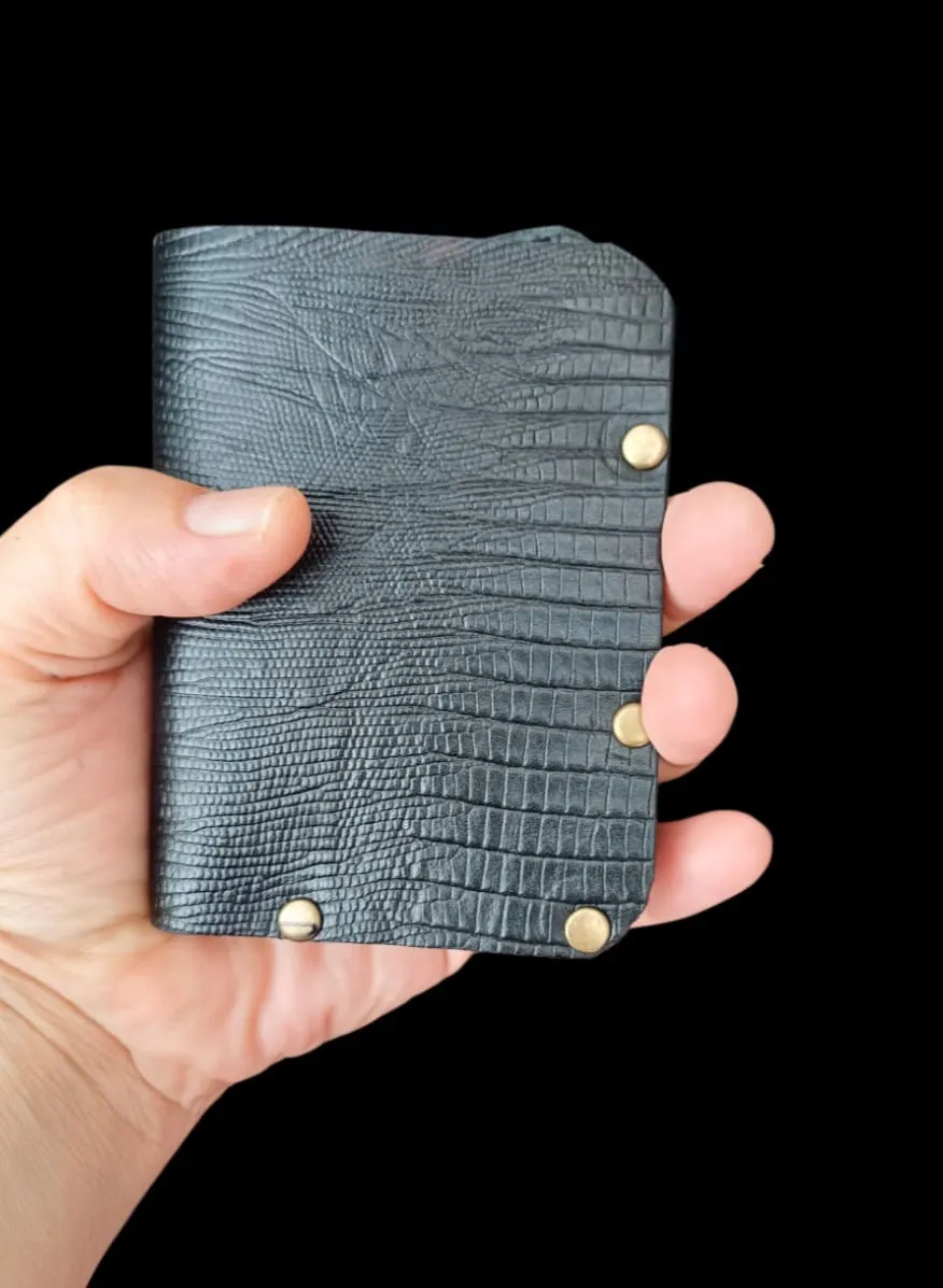 Handmade Leather Card Holder – Black Crocodile Texture & Anthracite Cover Design