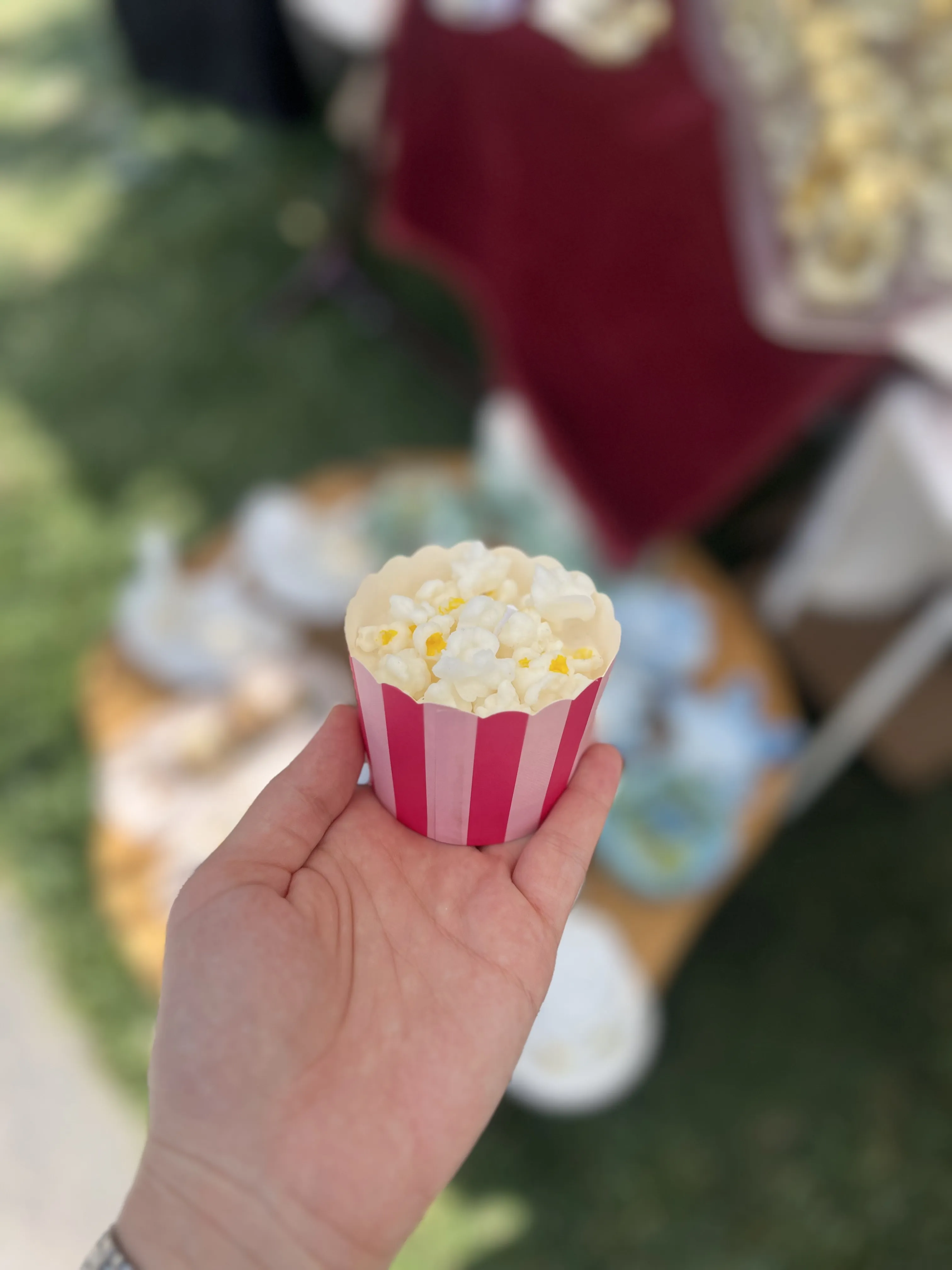 El Yapımı Popcorn Mum – Soya Wax ile Gerçek Mısır Patlağı Görünümlü Mum