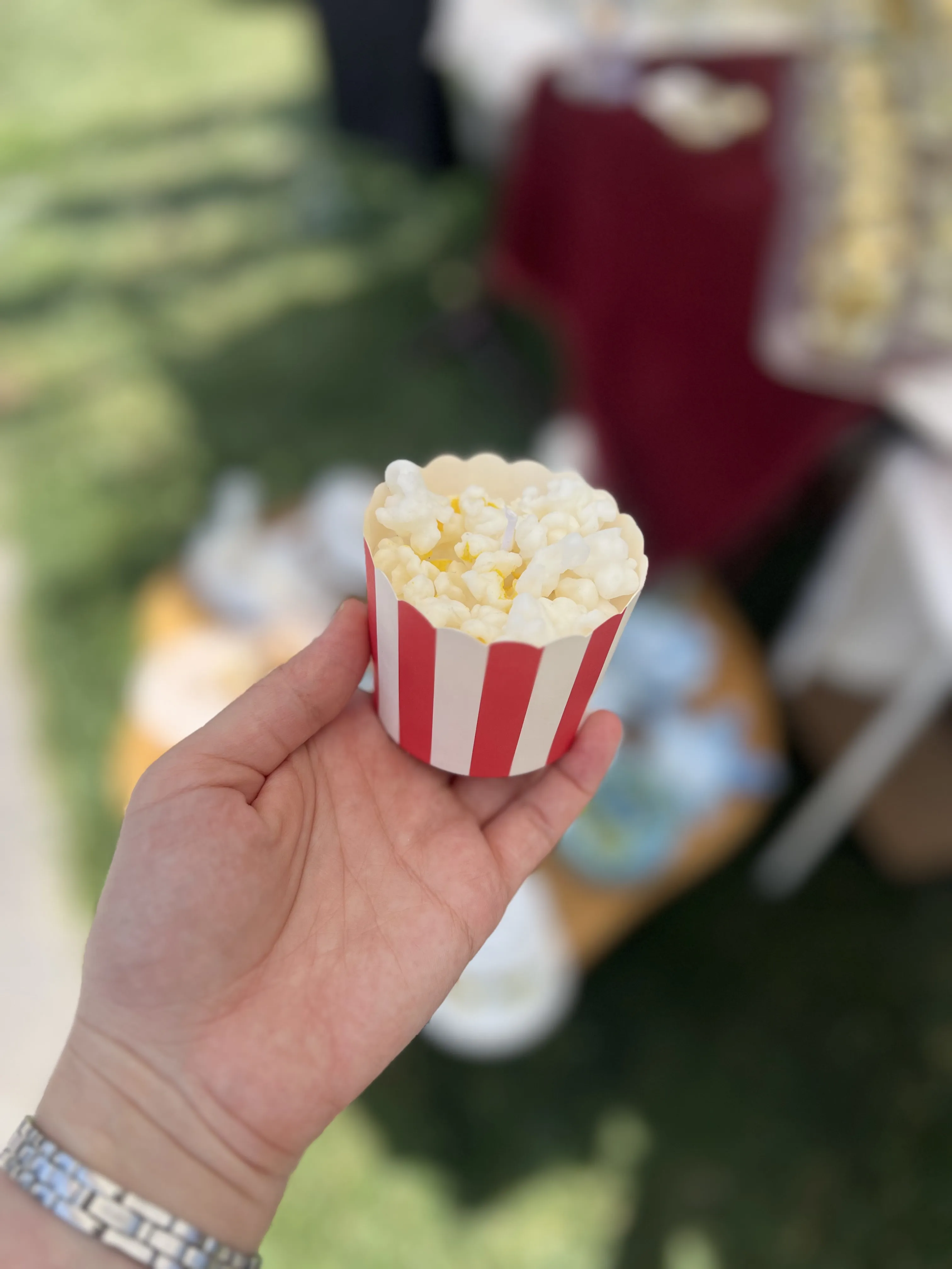 El Yapımı Popcorn Mum – Soya Wax ile Gerçek Mısır Patlağı Görünümlü Mum
