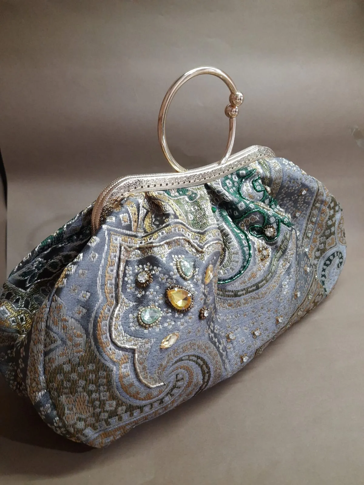 Embroidered Fabric Handbag – Elegant Evening Style