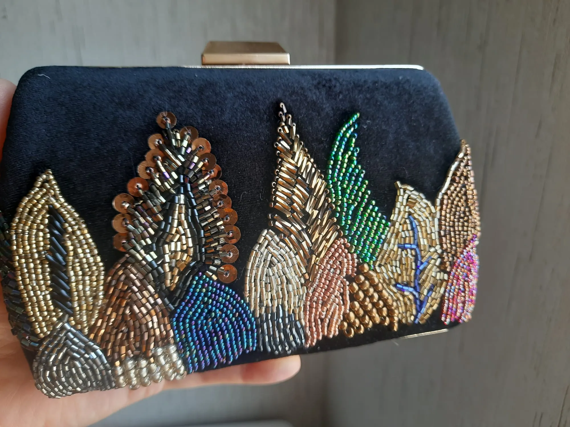 Velvet Bag – Handmade Evening Bag with Beaded Embroidery