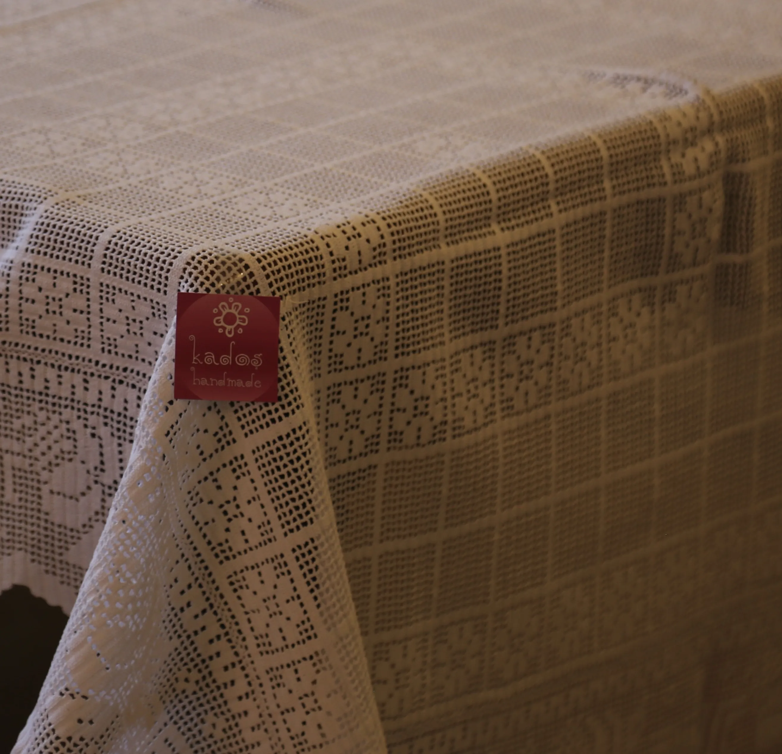 Classic Lace Tablecloth