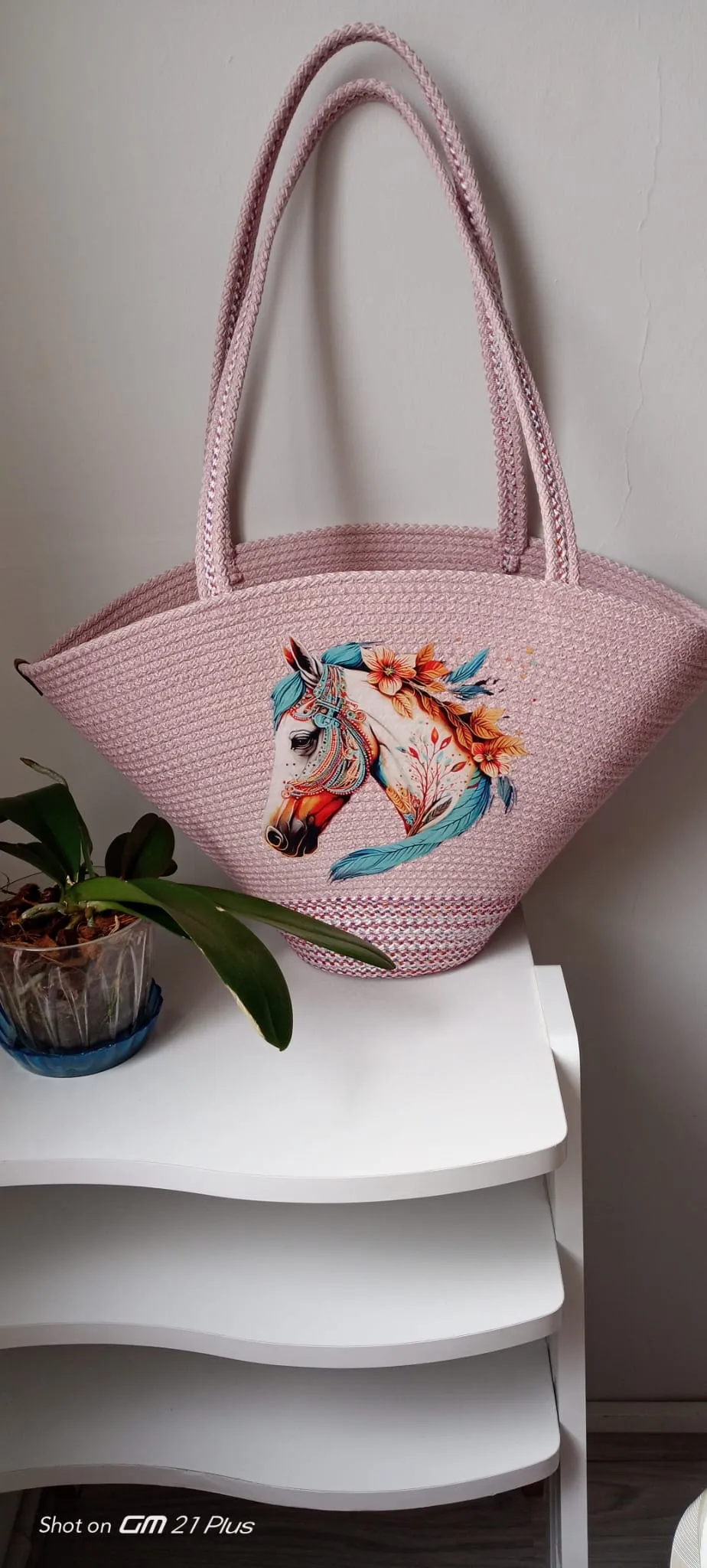 Powder Color Special Design Horse Figured Straw Beach Bag