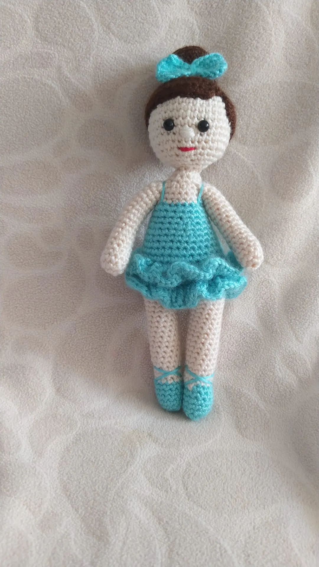El Örgüsü Mint Turkuaz Balerin Amigurumi Oyuncak Bebek – %100 El Yapımı