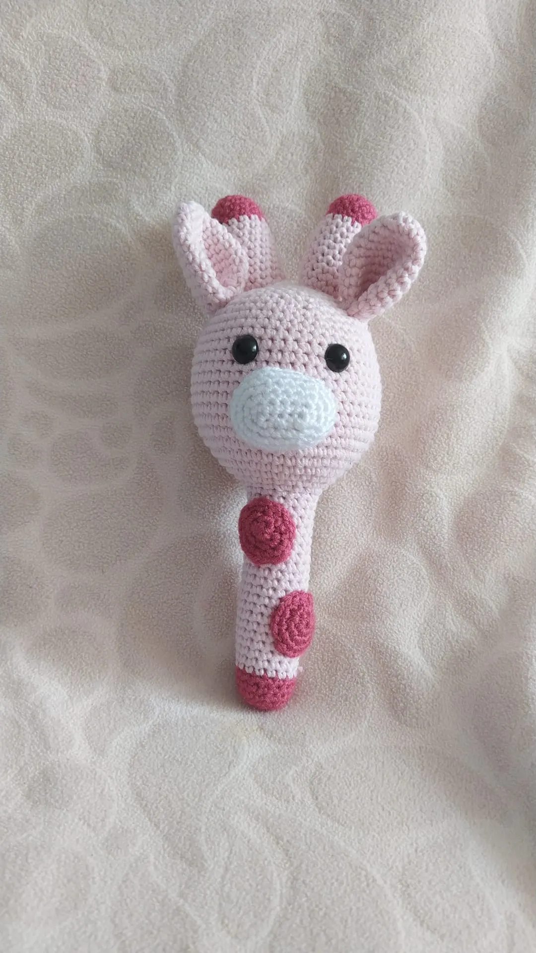 El Örgüsü Zürafa Çıngırak – Bebekler İçin Amigurumi Renkli İlk Oyuncak