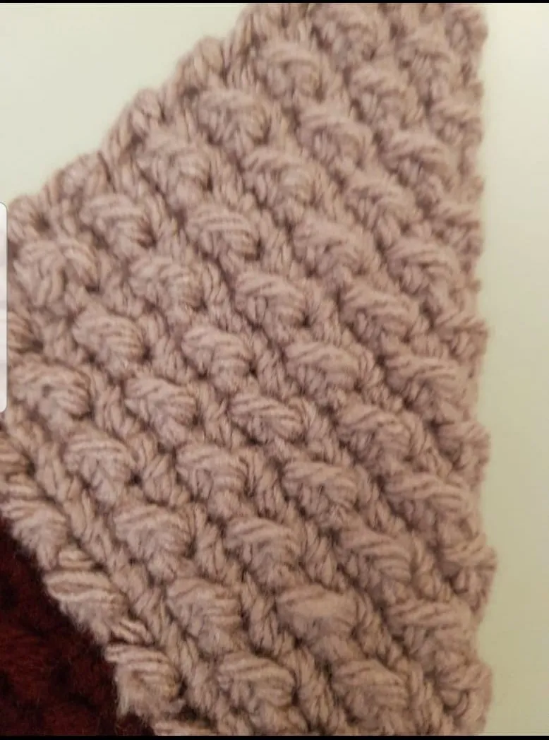 Triangle Patterned Burgundy & Cream Knit Bag