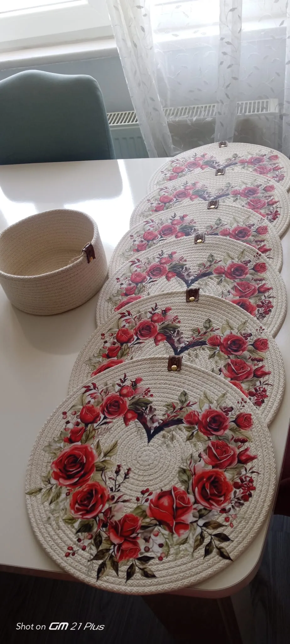 Handmade Rose Patterned Round Serving Set and Rope Basket – 6-Piece Knitting Set