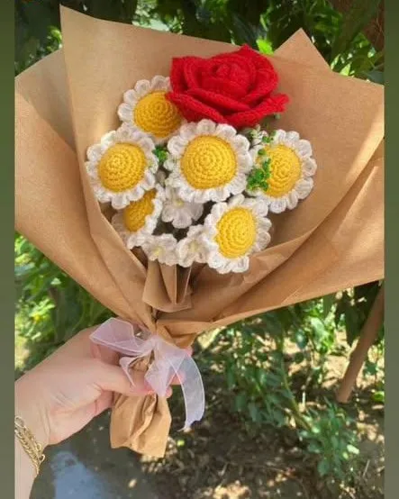Hand Knitted Bouquet with Red Rose and Daisy Motif