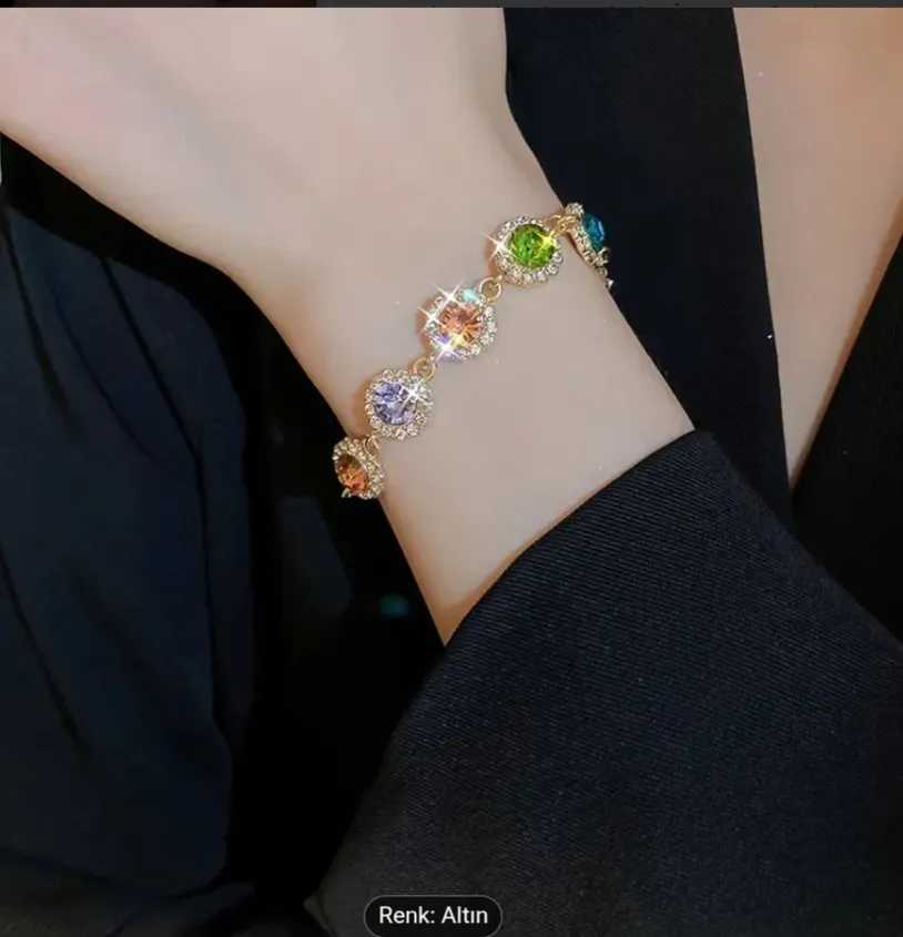 Shiny bracelet with stones