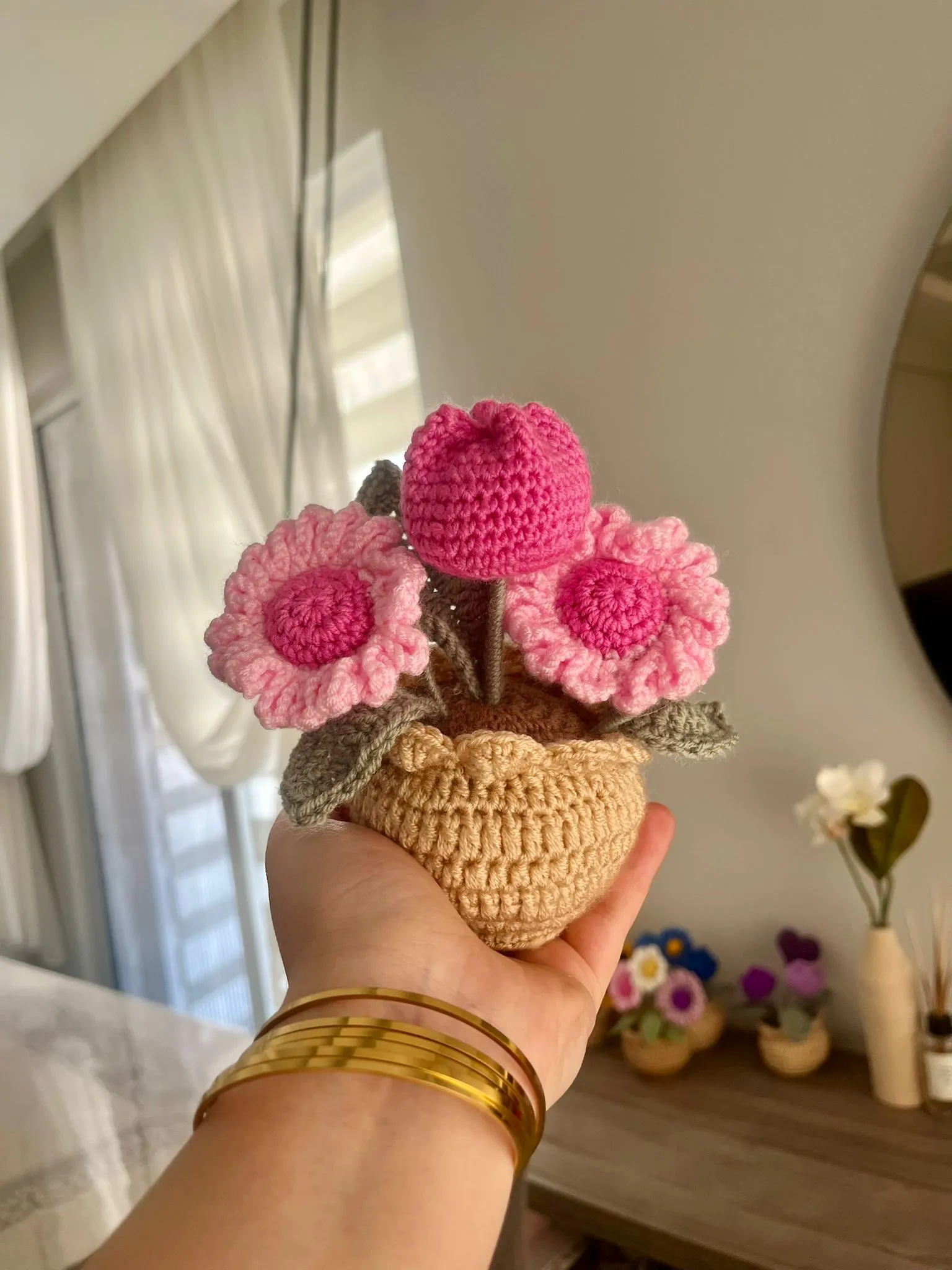 Pembe Lale Papatya Saksı