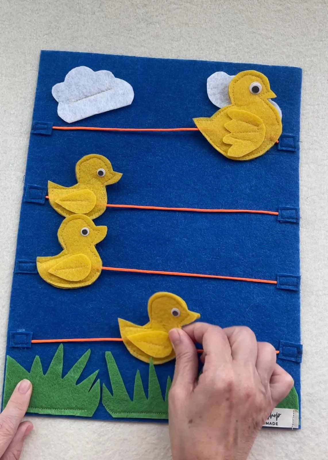 Chick-Themed Rope-Tie Felt Story Educational Toy