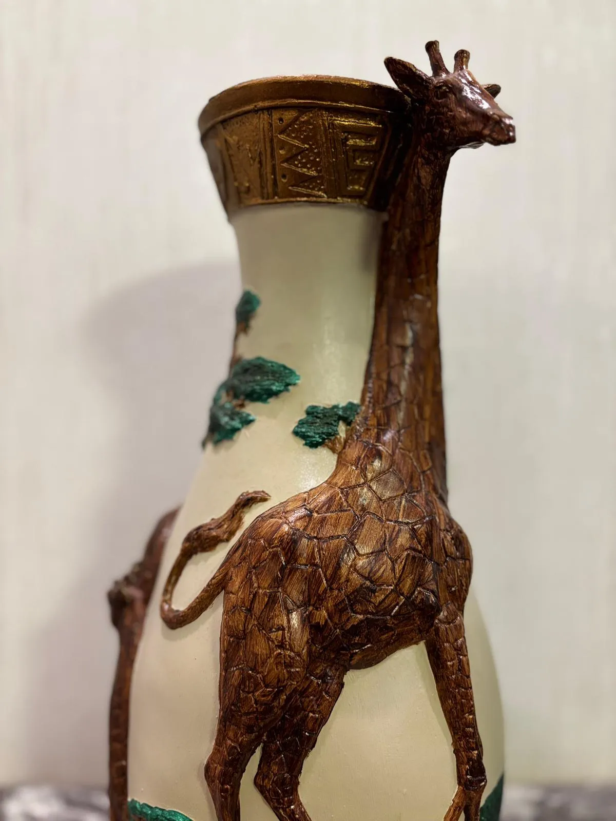 Handmade Giraffe Ceramic Vase – 3D Animal Figure Decor