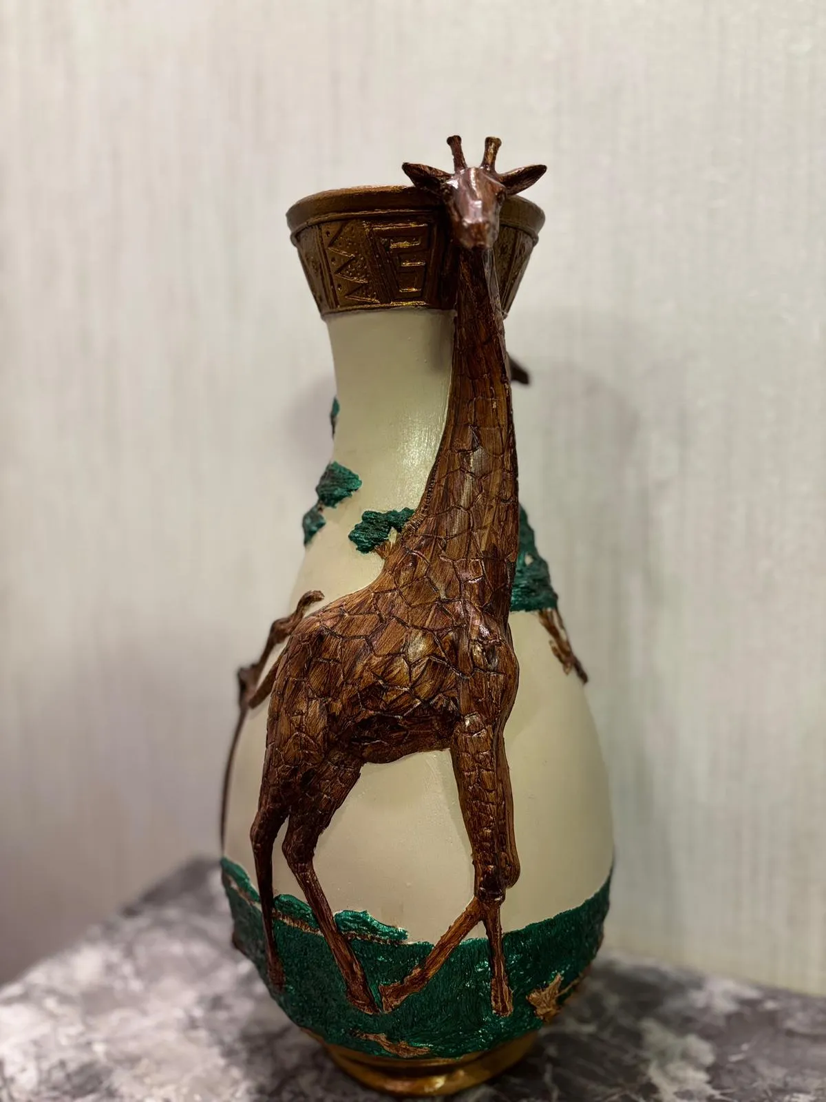 Handmade Giraffe Ceramic Vase – 3D Animal Figure Decor