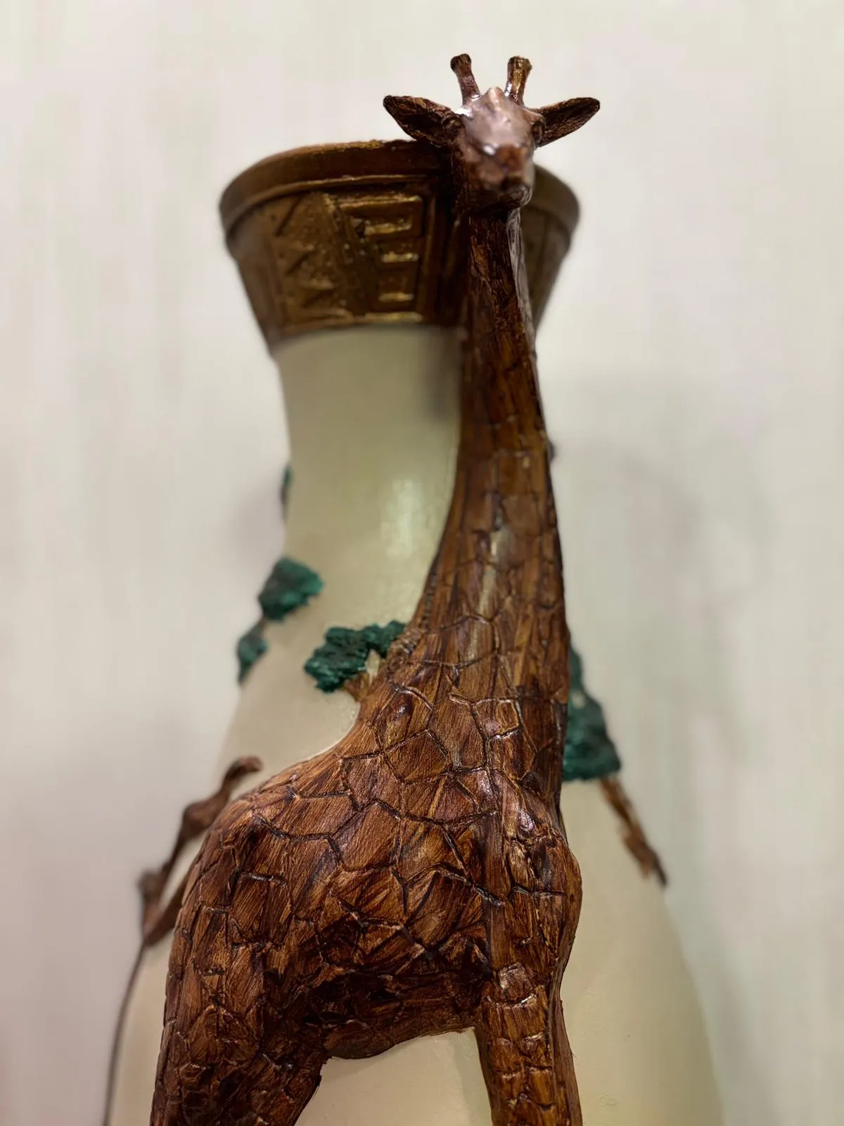 Handmade Giraffe Ceramic Vase – 3D Animal Figure Decor
