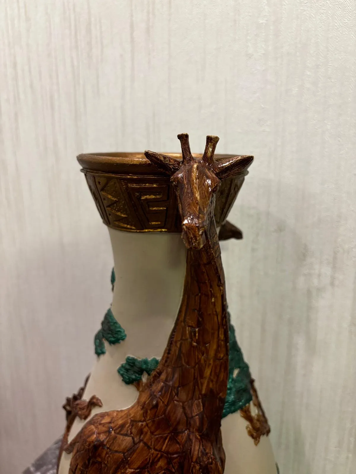 Handmade Giraffe Ceramic Vase – 3D Animal Figure Decor