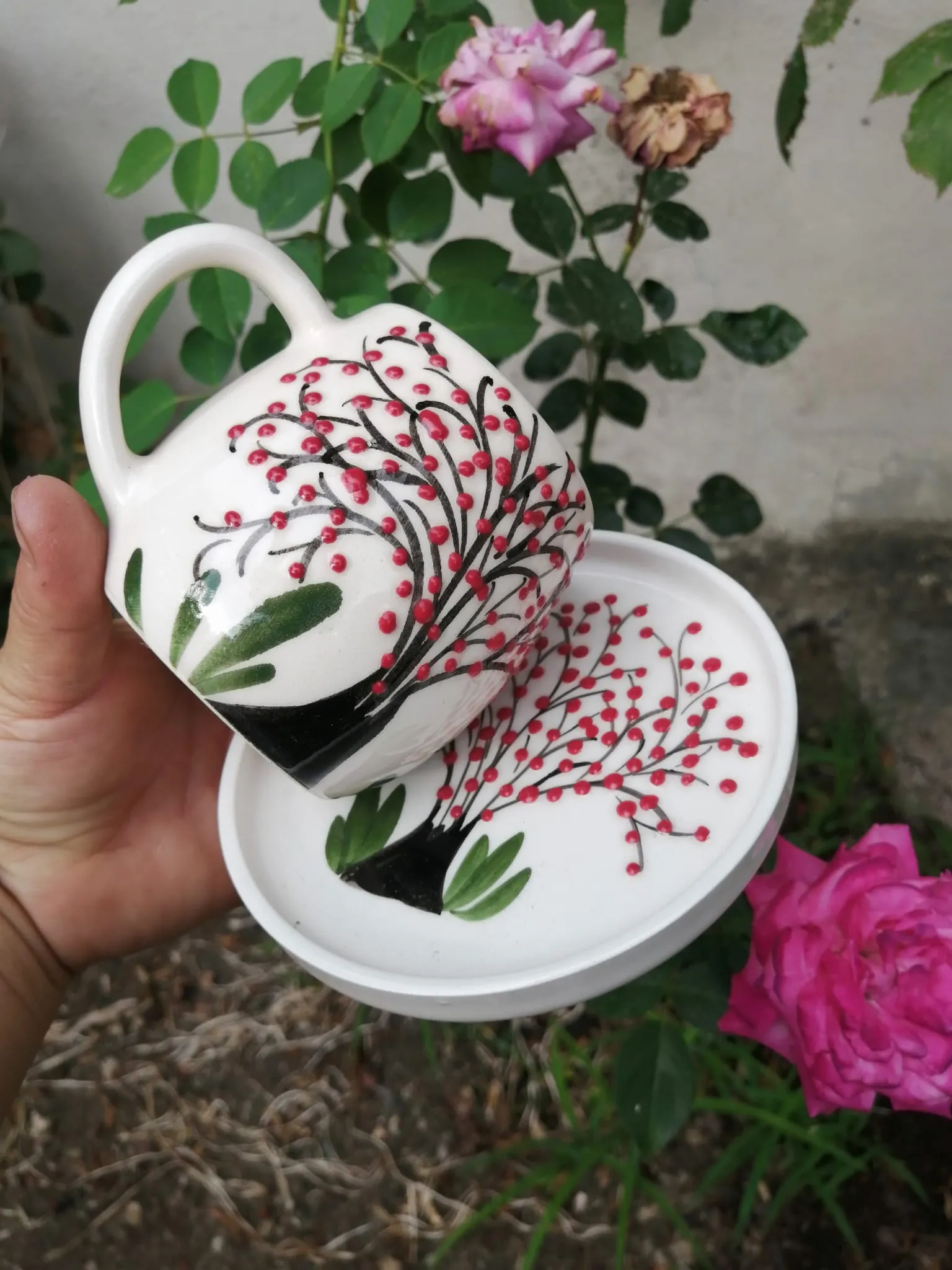 Red Branches: Embossed Ceramic Cup Set
